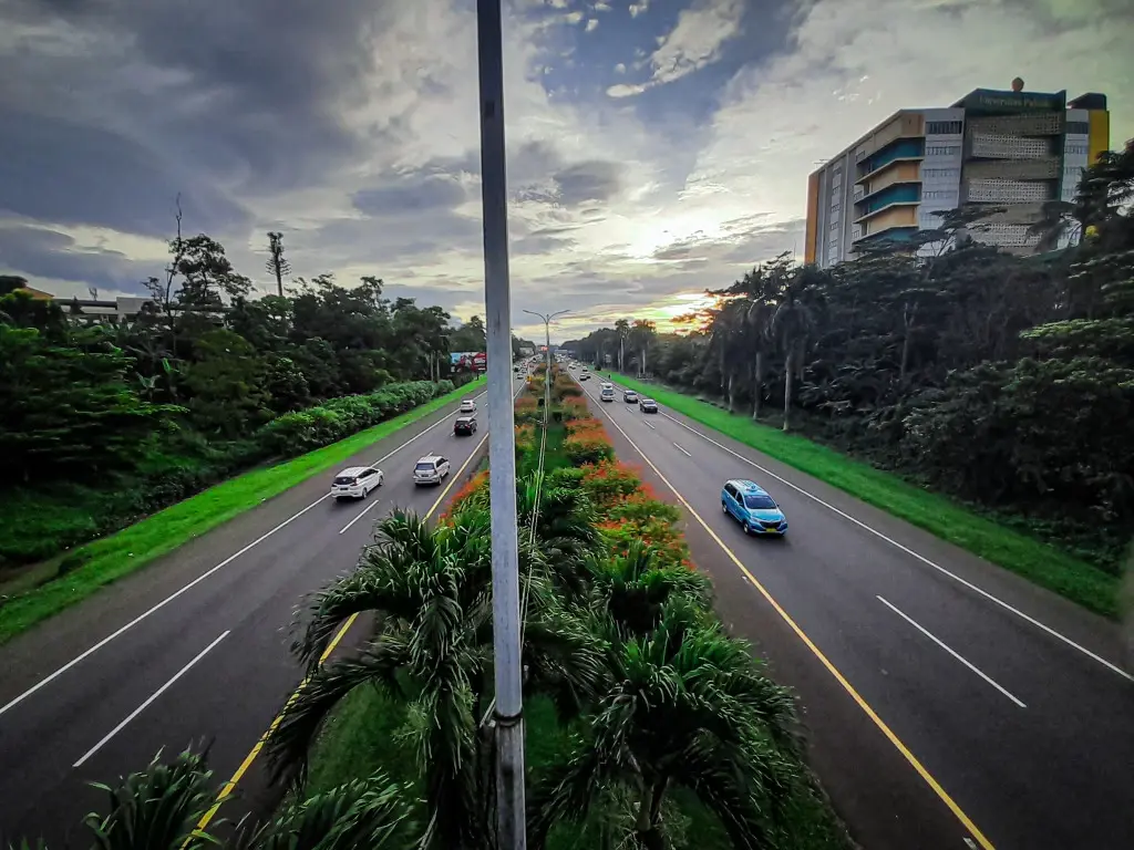 Rhode Island car accident laws Highway in a cloudy day